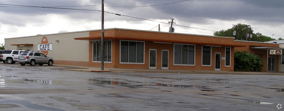 205 S Rachal St, Sinton, TX for sale - Primary Photo - Image 1 of 1