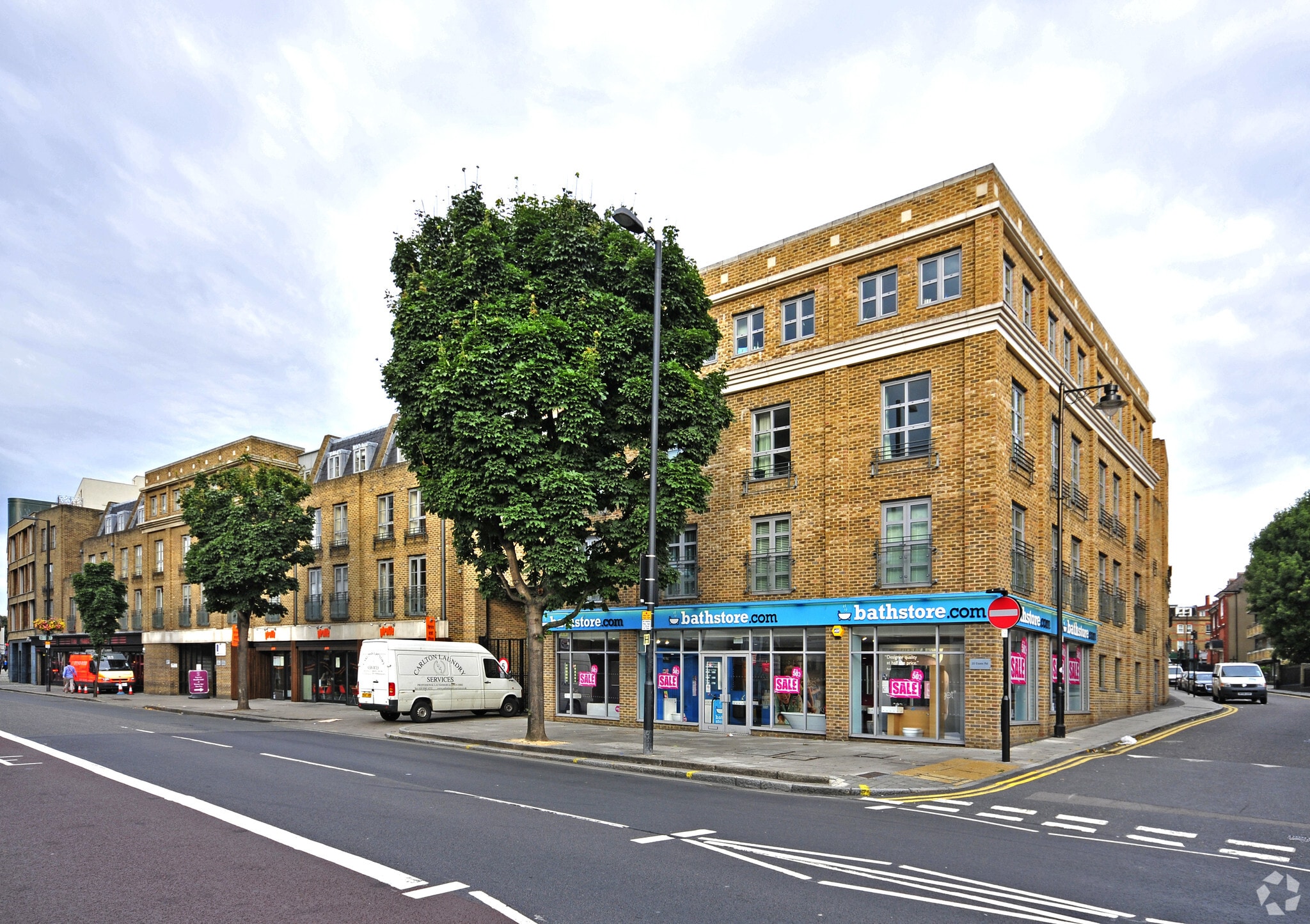21-33 Essex Rd, London for sale Primary Photo- Image 1 of 1