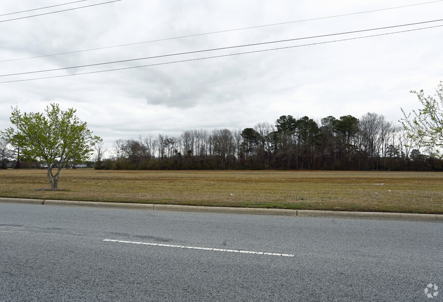 Charles Blvd, Greenville, NC for sale - Primary Photo - Image 1 of 1