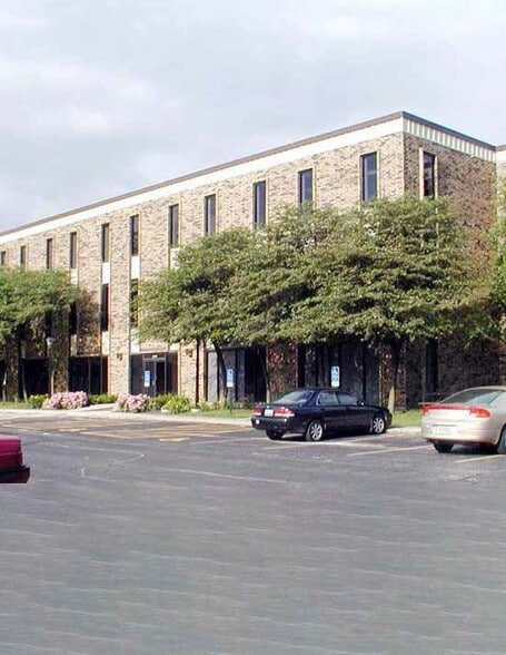 21141 Governors Hwy, Matteson, IL for lease - Building Photo - Image 2 of 7