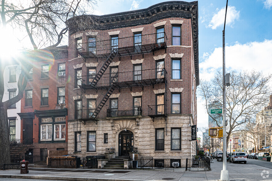 84 Lafayette Ave, Brooklyn, NY for sale - Primary Photo - Image 1 of 1