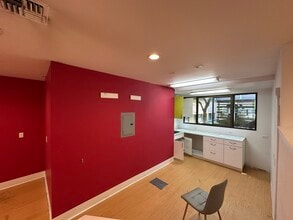 1805 136th Pl NE, Bellevue, WA for lease Interior Photo- Image 2 of 5