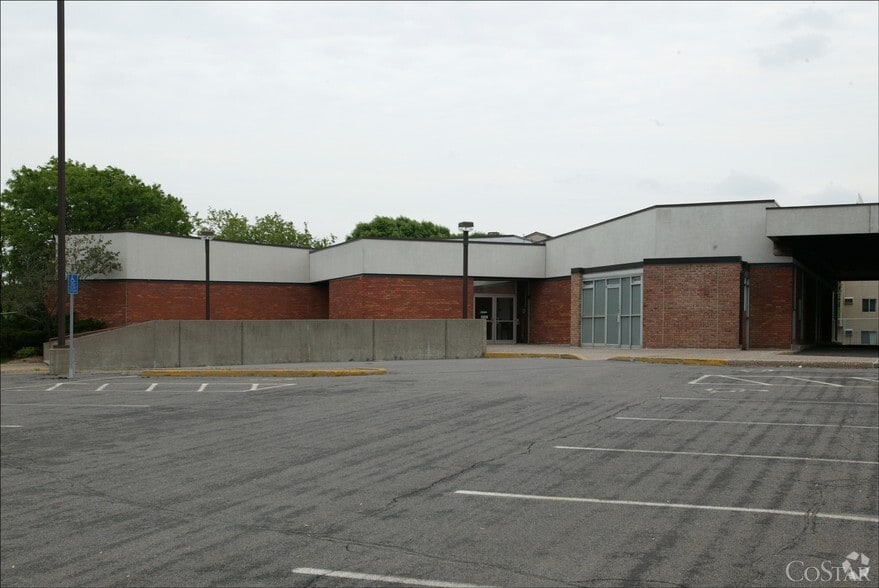 2100 Wilson Ave, Saint Paul, MN for lease - Building Photo - Image 3 of 5