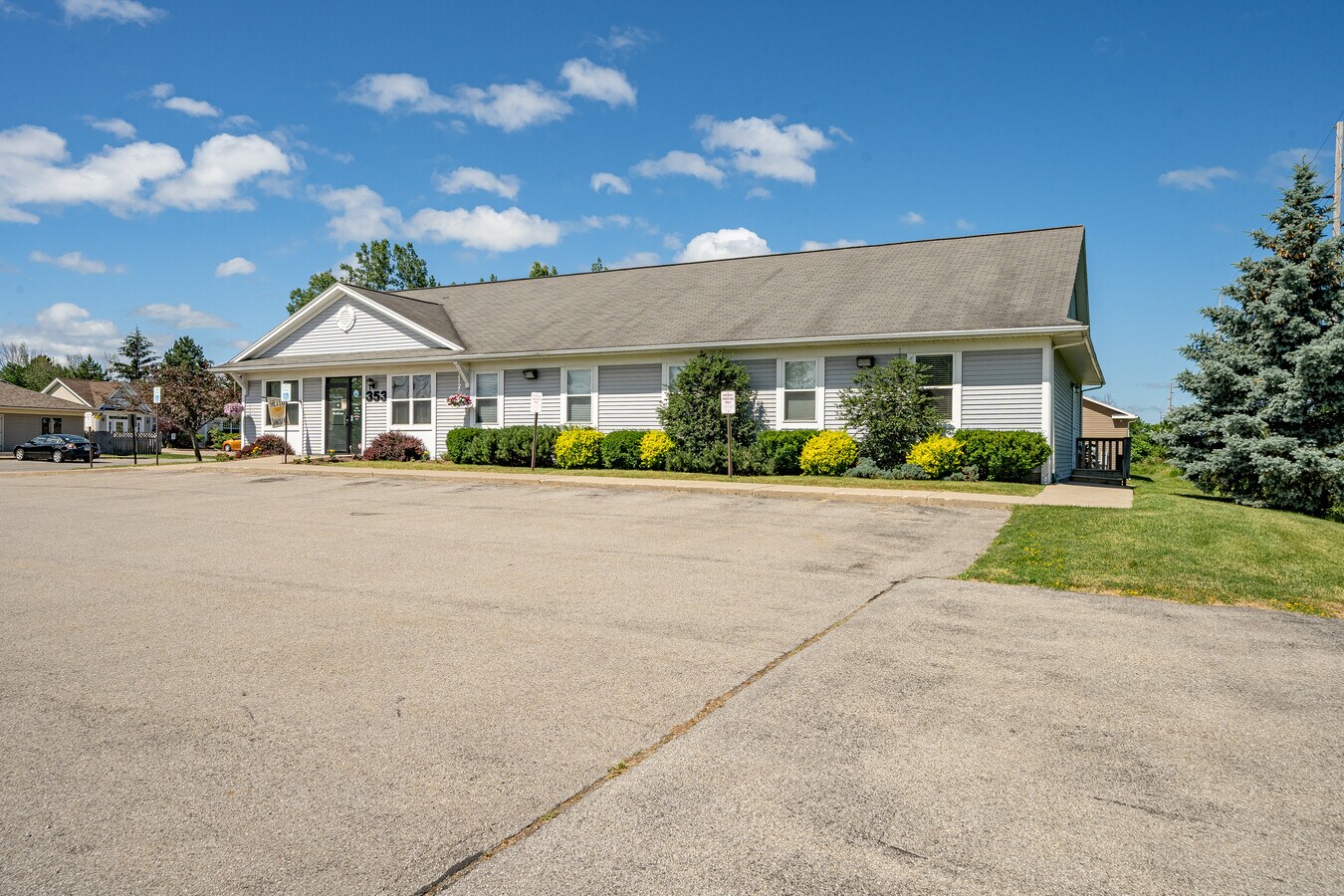 353 Island Cottage Rd, Rochester, NY 14612 | LoopNet