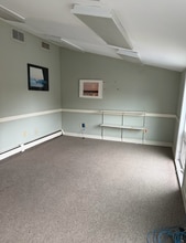 67R Village St, Marblehead, MA for lease Interior Photo- Image 2 of 4