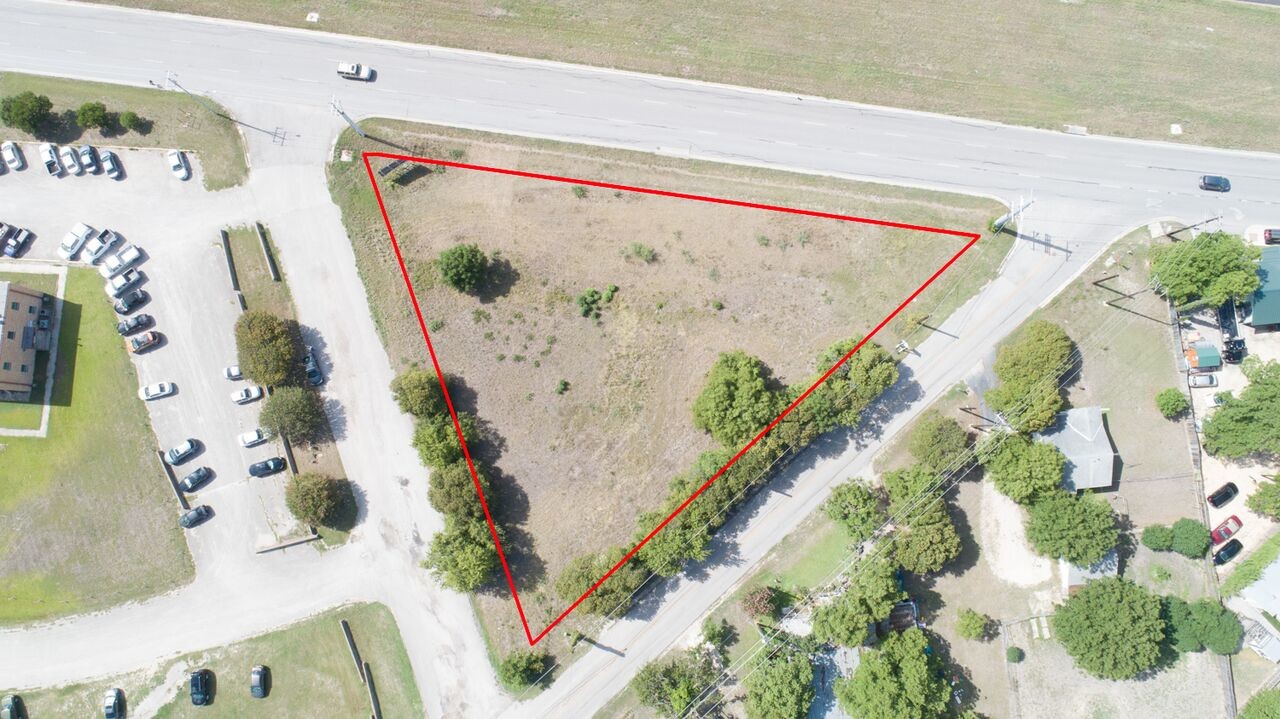 2111 N Interstate 35, New Braunfels, TX 78130 | LoopNet