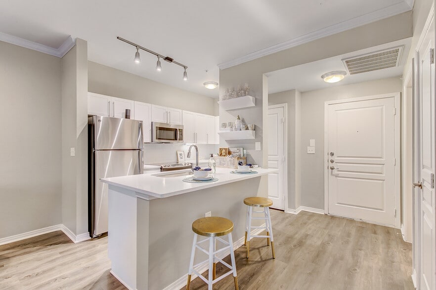 5555 E Mockingbird Ln, Dallas, TX for sale - Building Photo - Image 1 of 1