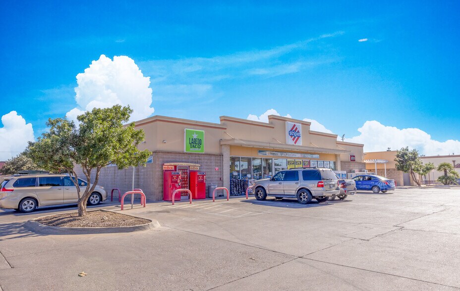 2441 San Isidro Pky, Laredo, TX 78045 7Eleven Trophy Location