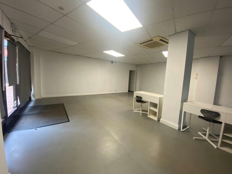 Maiden Ln, Reading for lease - Building Photo - Image 2 of 4