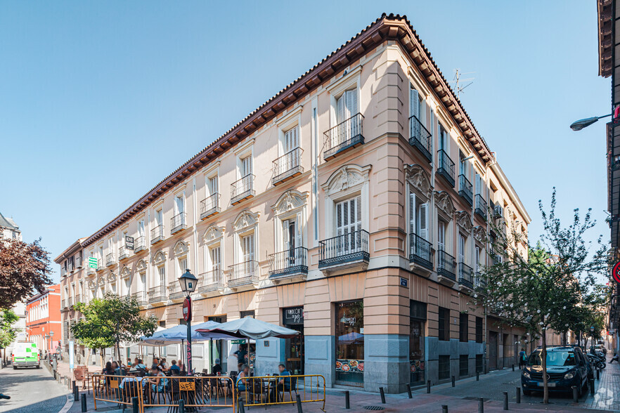 Calle Pez, 38, Madrid, Madrid for lease - Primary Photo - Image 1 of 3