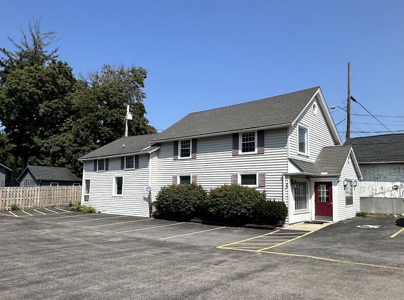 25 S Main St, Pittsford, NY for lease - Building Photo - Image 1 of 5