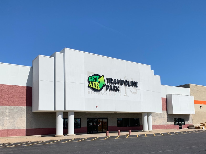 2000 Butterfield Rd, Downers Grove, IL for sale - Building Photo - Image 1 of 1