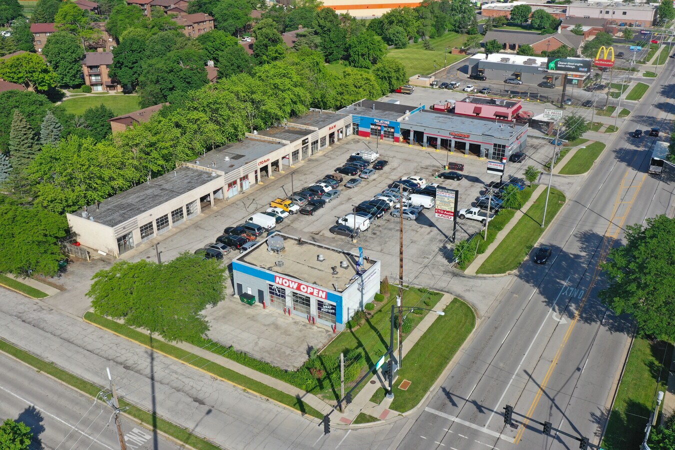 14021450 N Rand Rd, Palatine, IL 60074