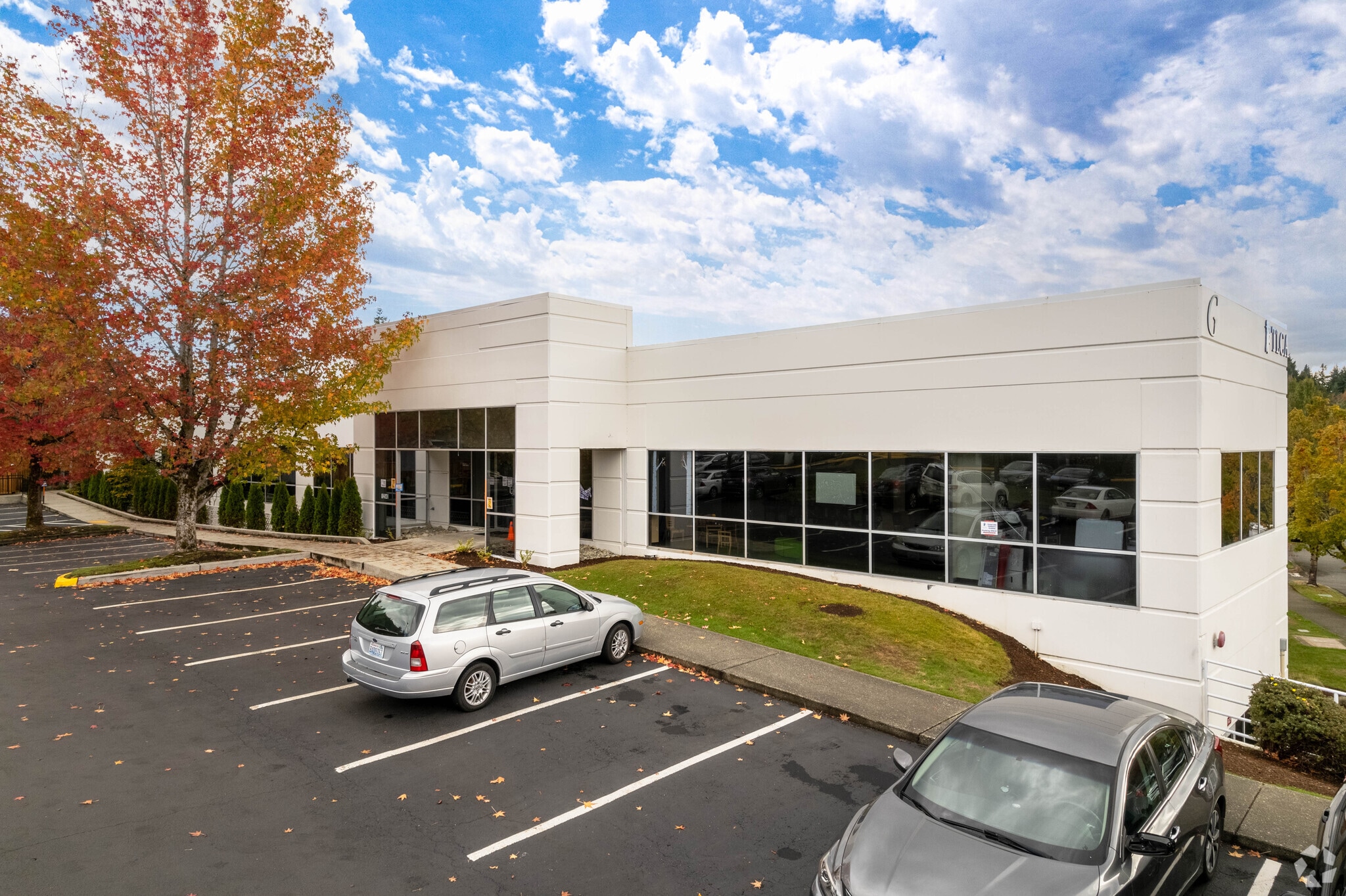 12026-12040 115th Ave NE, Kirkland, WA for lease Building Photo- Image 1 of 5