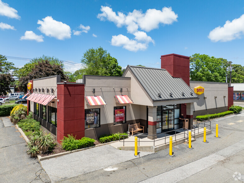 Centereach Mall, Centereach, NY for lease - Primary Photo - Image 1 of 11