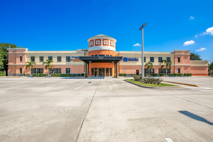 737 W Oak St, Kissimmee, FL for sale - Building Photo - Image 1 of 16