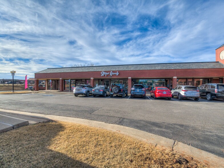 7101 NW Expressway St, Oklahoma City, OK for sale - Building Photo - Image 1 of 1