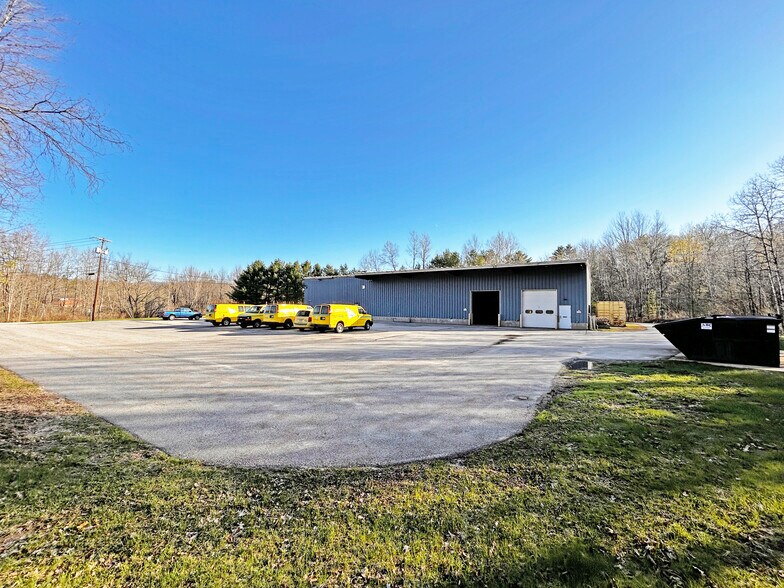 29 Brickyard Cir, Auburn, ME for sale - Building Photo - Image 1 of 1