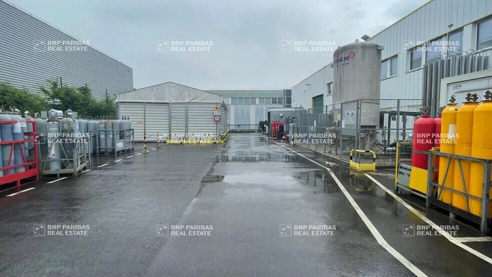 Flex in Buc for lease - Building Photo - Image 2 of 9