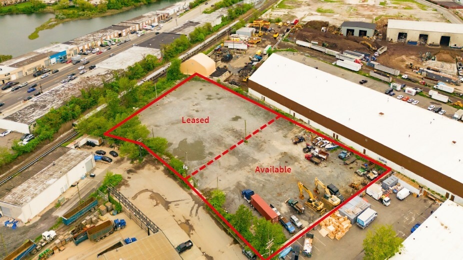 459-463 Brown Ct, Oceanside, NY for lease - Building Photo - Image 1 of 2