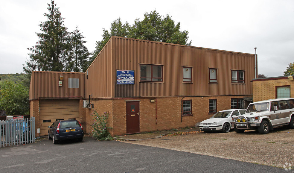 22 Queens Rd, High Wycombe for lease - Primary Photo - Image 1 of 1