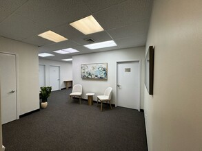 10 Mitchell Pl, White Plains, NY for lease Interior Photo- Image 2 of 5