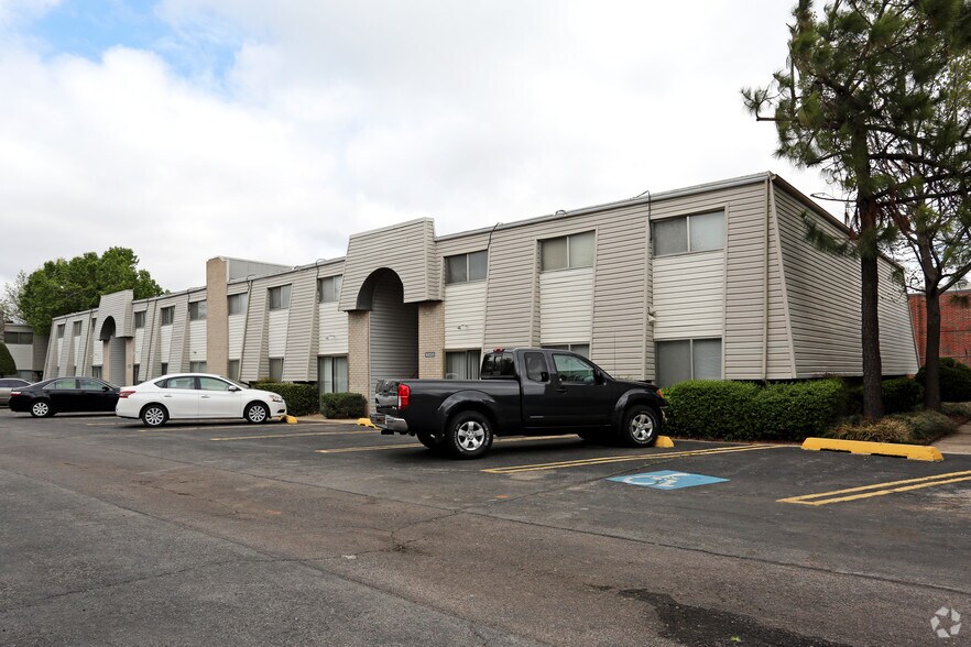 60226032 NW 23rd, Oklahoma City, OK 73127