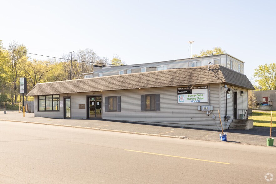 606 S Riverview Dr, Kalamazoo, MI for lease - Building Photo - Image 2 of 3