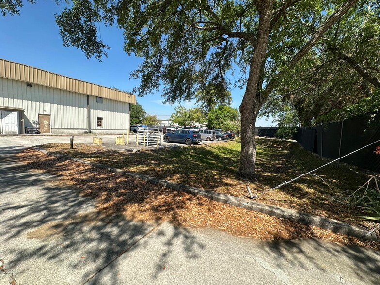 2100 SW Conant Ave, Port Saint Lucie, FL for lease - Building Photo - Image 1 of 4