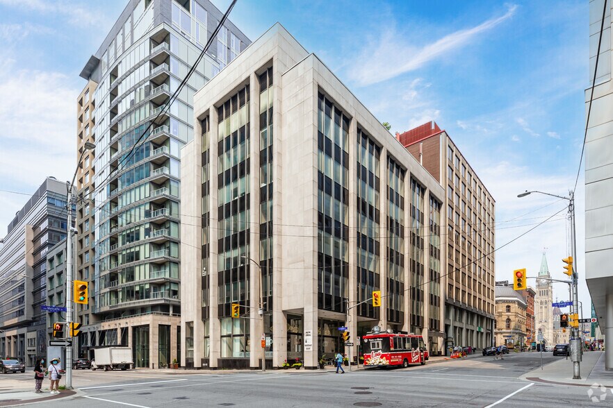 30 Metcalfe St, Ottawa, ON for sale - Primary Photo - Image 1 of 1