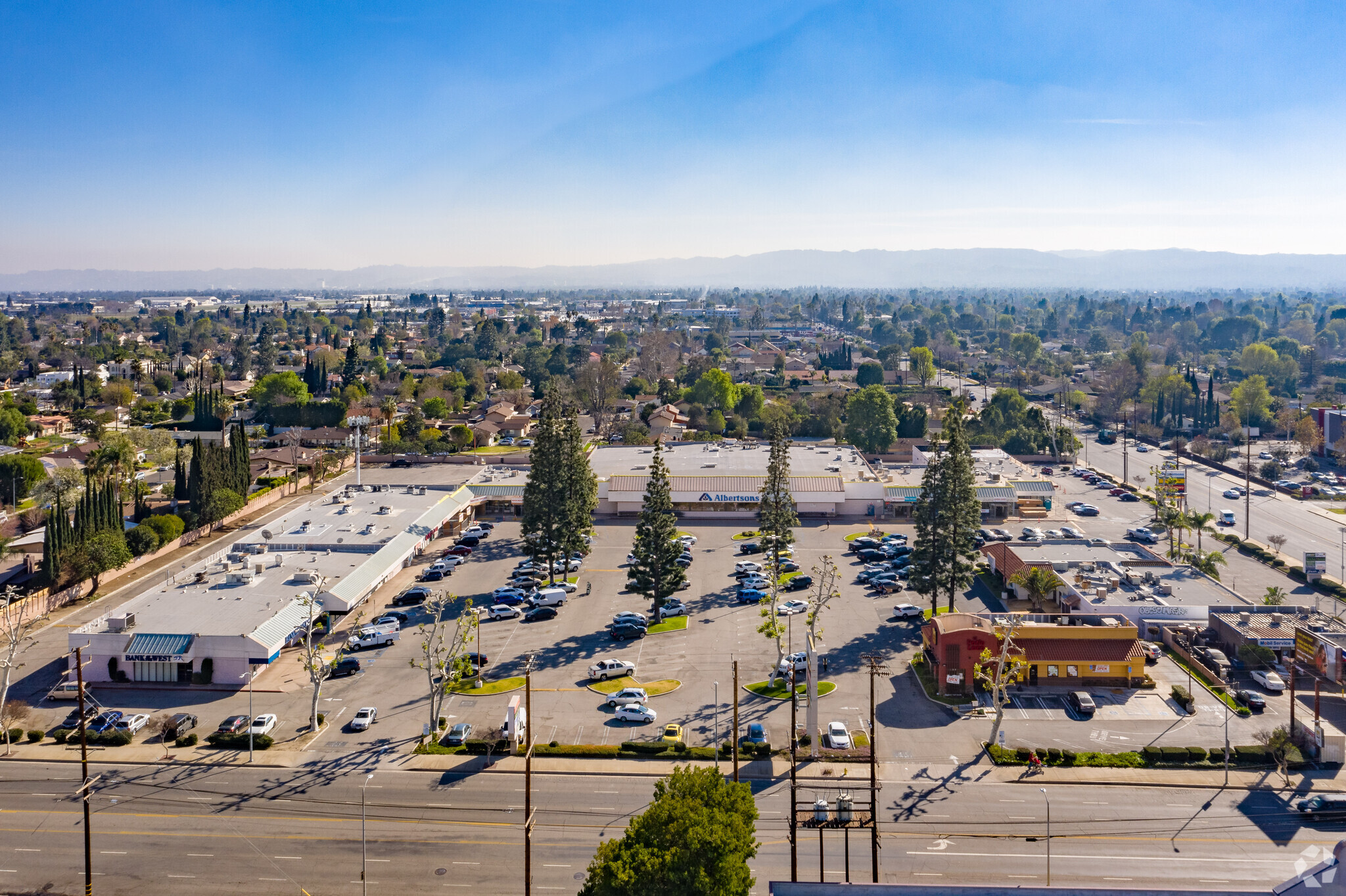 9000-9046 Balboa Blvd, Northridge, CA for lease Building Photo- Image 1 of 6