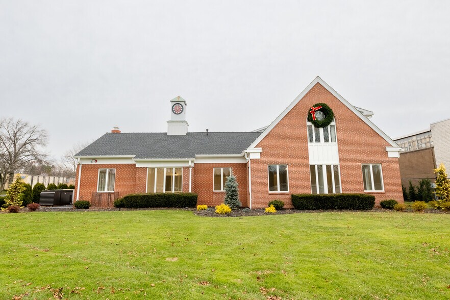 50 Vanderbilt Motor Pkwy, Commack, NY 11725 OfficeMedical for Lease