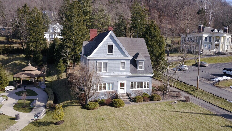 1329 National Rd, Wheeling, WV for sale - Primary Photo - Image 1 of 1
