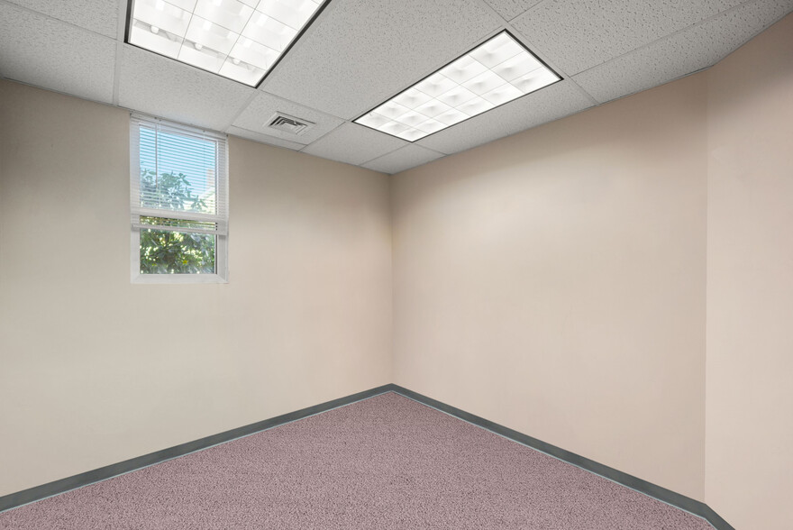 121 Lincoln St, Worcester, MA for lease - Interior Photo - Image 2 of 6