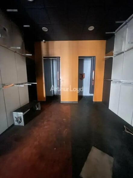 Retail in Reims for lease - Interior Photo - Image 3 of 6