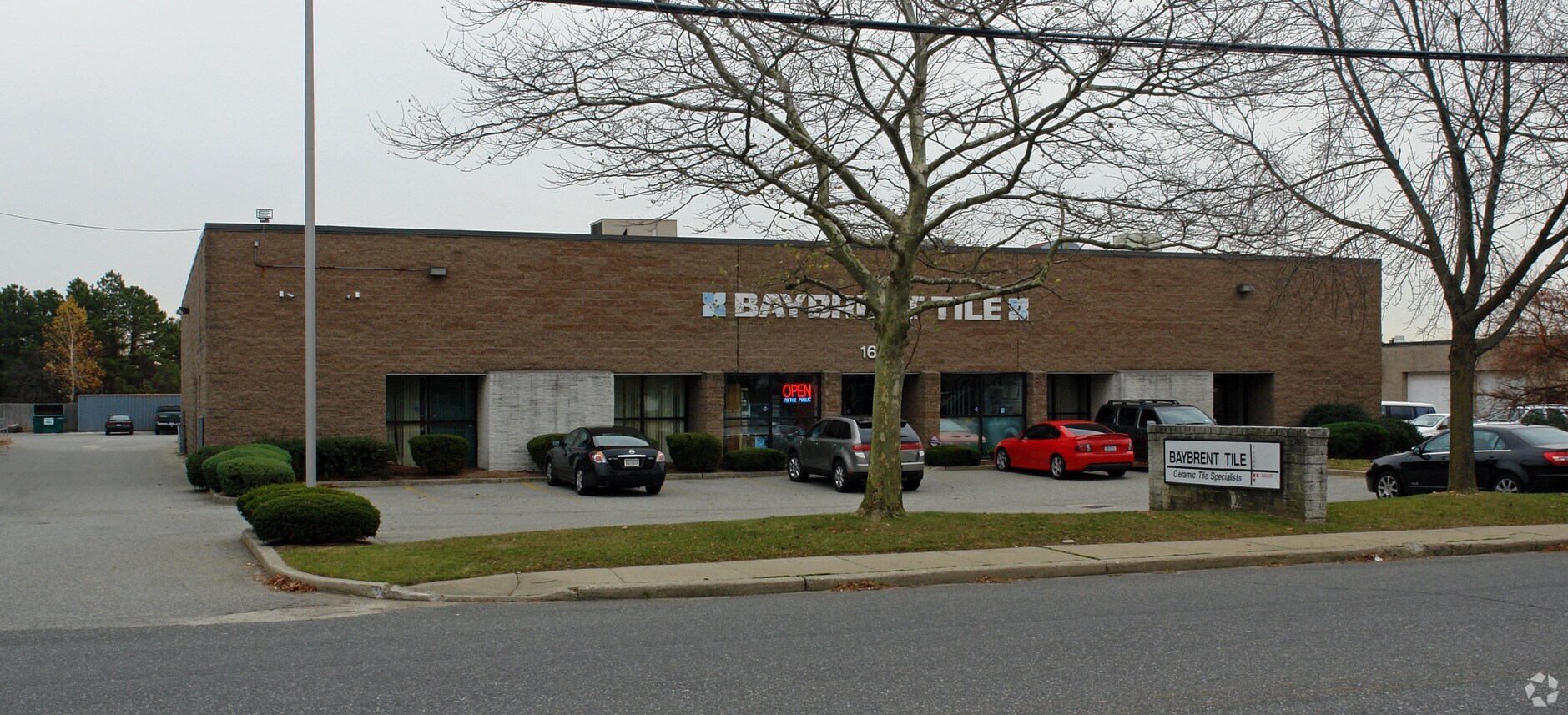 1637 Sycamore Ave, Bohemia, NY 11716