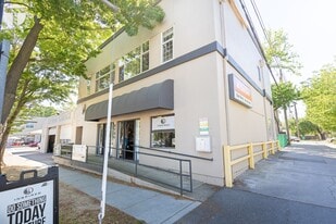 2724 24th St, Sacramento CA - Pub