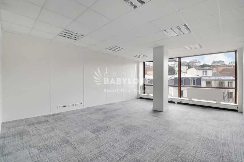 1 Rue Royale, Saint-Cloud for lease Building Photo- Image 1 of 3