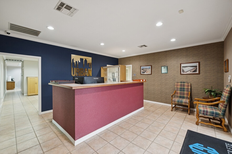 24114 Blanco Rd, San Antonio, TX for sale - Building Photo - Image 3 of 12