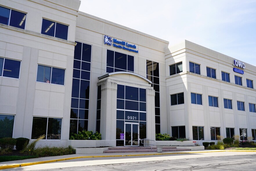 9921 Dupont Circle Dr, Fort Wayne, IN for lease - Building Photo - Image 1 of 6