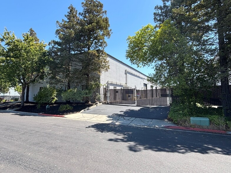 2500 Annalisa Dr, Concord, CA for sale - Building Photo - Image 3 of 8