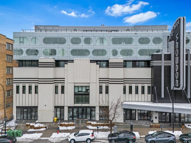 5229 Boul Décarie, Montréal, QC for sale - Primary Photo - Image 1 of 4
