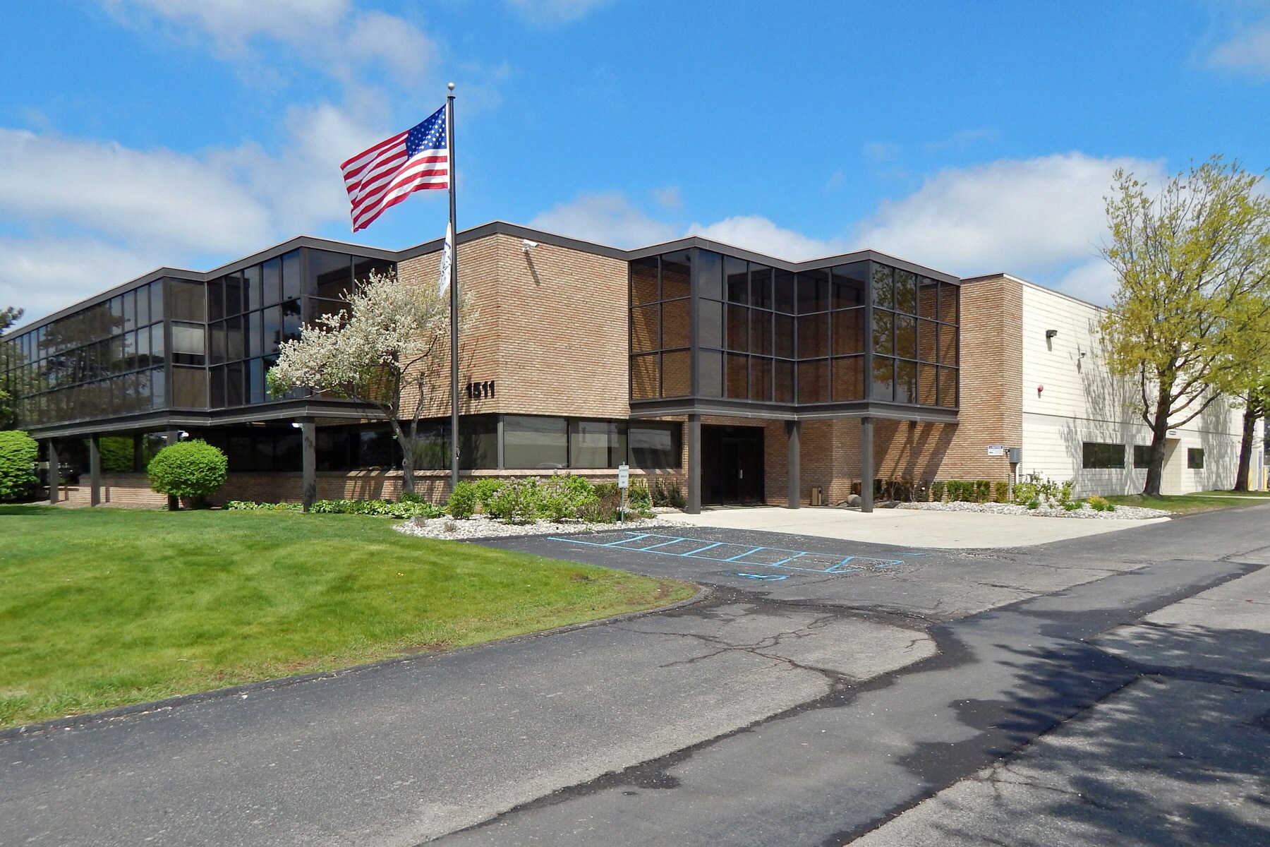 1511 E 14 Mile Rd, Troy, MI for sale Building Photo- Image 1 of 1