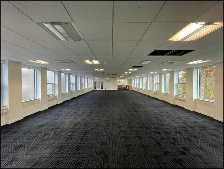 90 Hills Rd, Cambridge for lease - Building Photo - Image 2 of 8