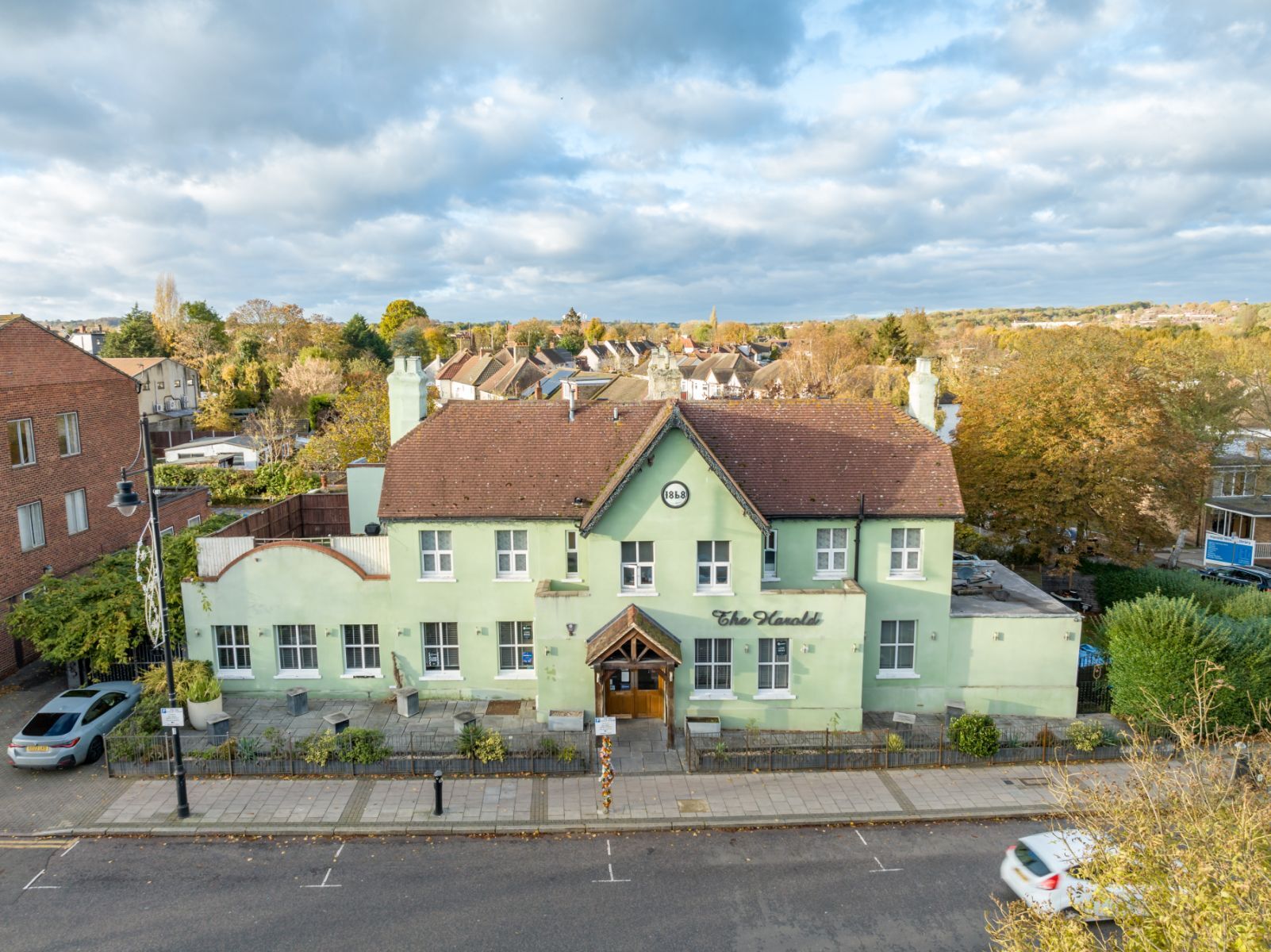 51 Station Rd, Romford for sale Primary Photo- Image 1 of 2