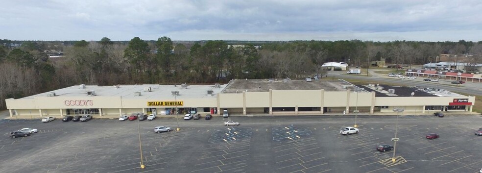 112 S Tallahassee St, Hazlehurst, GA for lease - Building Photo - Image 1 of 1