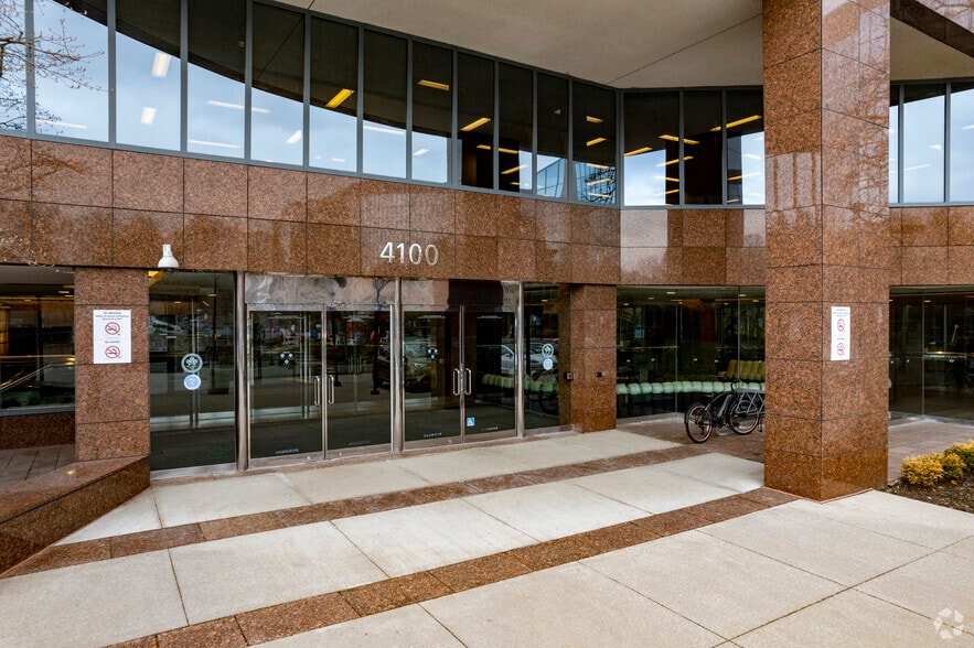 4100 Yonge St, Toronto, ON for lease - Building Photo - Image 3 of 3