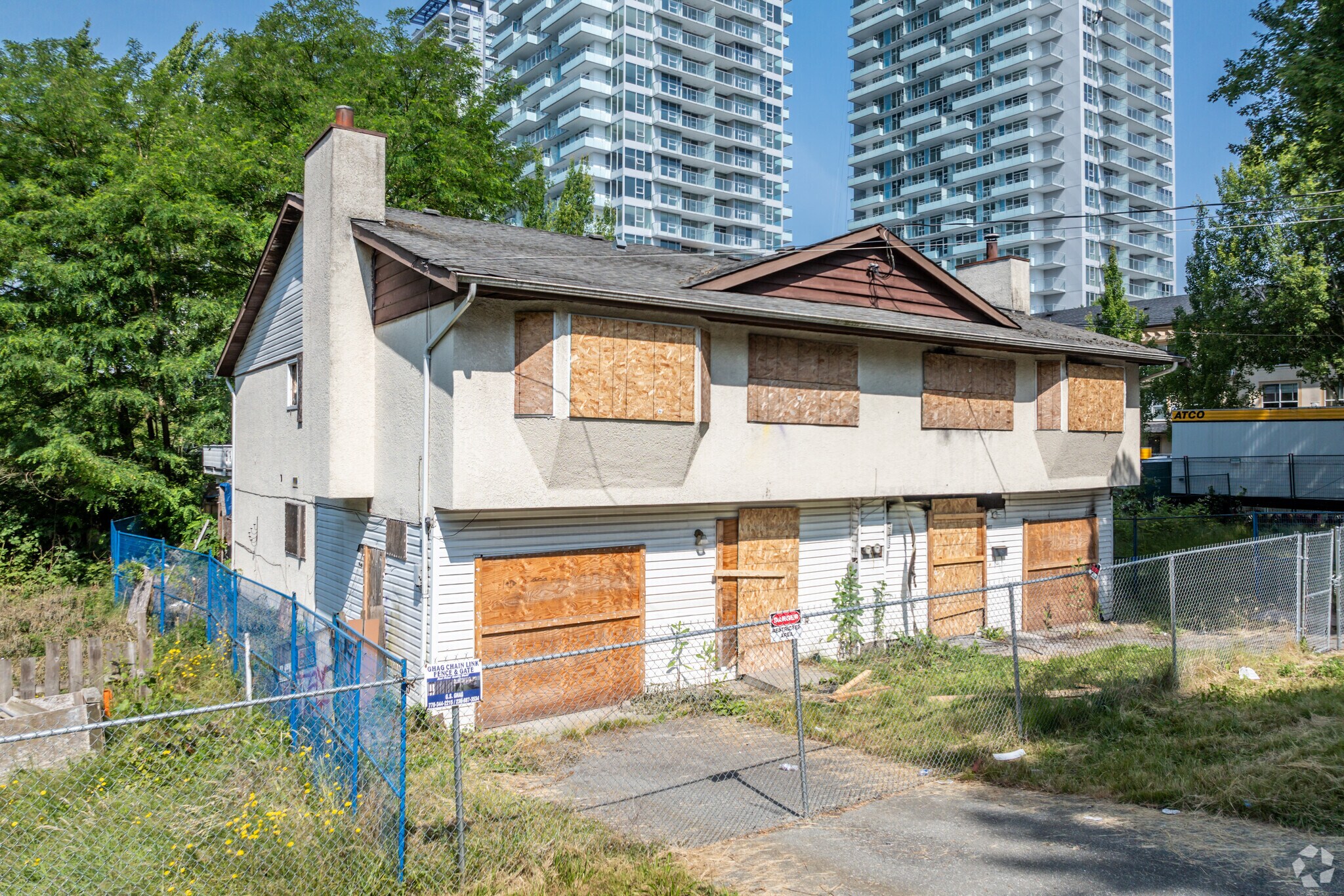 9937 138 St, Surrey, BC for sale Primary Photo- Image 1 of 3