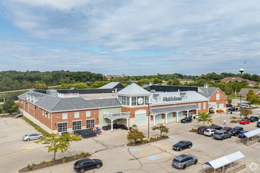 3161 Village Square Dr, Hartland, WI for sale - Primary Photo - Image 1 of 5