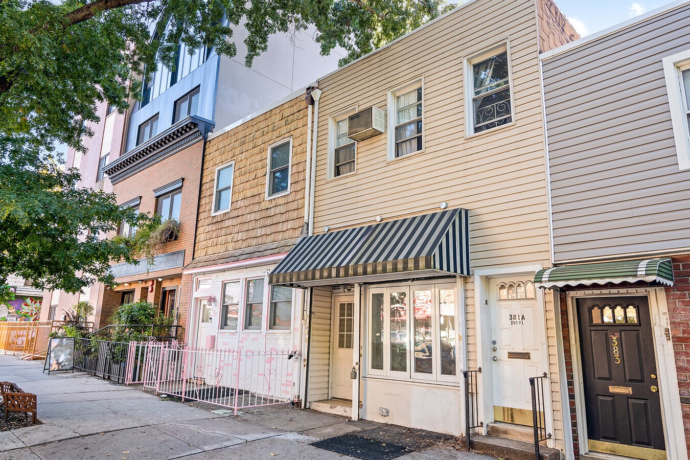 381 Graham Ave, Brooklyn, NY 11211